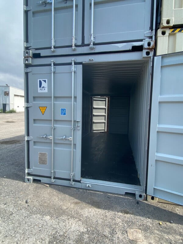 Contenitore-Marittimo-20-Piedi-DD-Doppio-Accesso-e-Versatilita-0.jpg Contenitore-Marittimo-20-Piedi-DD-Doppio-Accesso-e-Versatilita-0.jpg